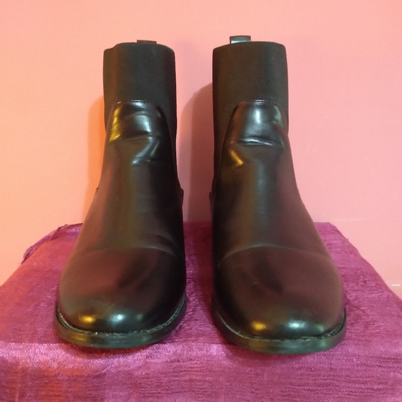 (Vegan) Etienne Black Chelsea 'Jensen' boot - size 9 (non-leather) - Picture 2 of 12